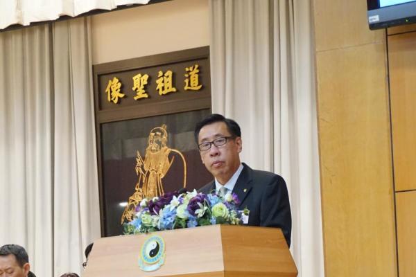 陳國超校監向各嘉賓及同學致歡迎詞。