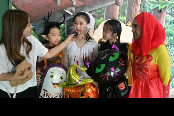 Students were talking about how they feel after experiencing the haunted house.