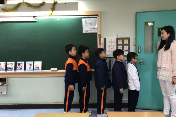 排隊練習。
