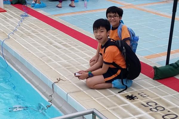 水底機械人成功在水中完成任務。