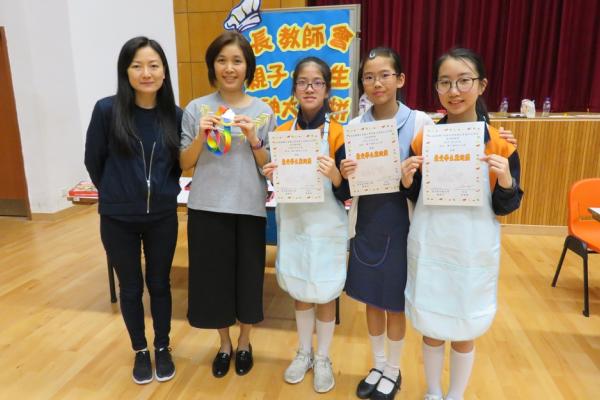 最受學生歡迎獎得主 6C周千佑、黃詠彤、黃煥然及黃文凌主任