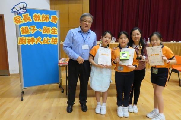 廚神季軍 5C徐婧彤、陳瀅、陳汀、5E鄺旖喬及黃玉琴老師