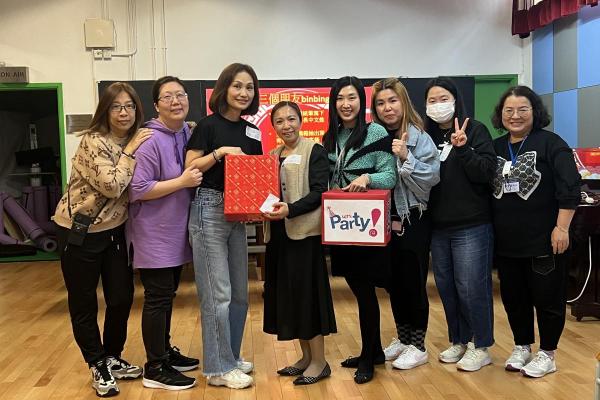 不少家長在幸運大抽獎環節中得到由家長教師會委員精心挑選的禮物，實在是錦上添花！