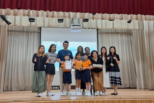 經過一番美食大戰，終於由曾思敏主任和陳芷晴老師所帶領的師生組獲得廚神大獎，恭喜！恭喜！